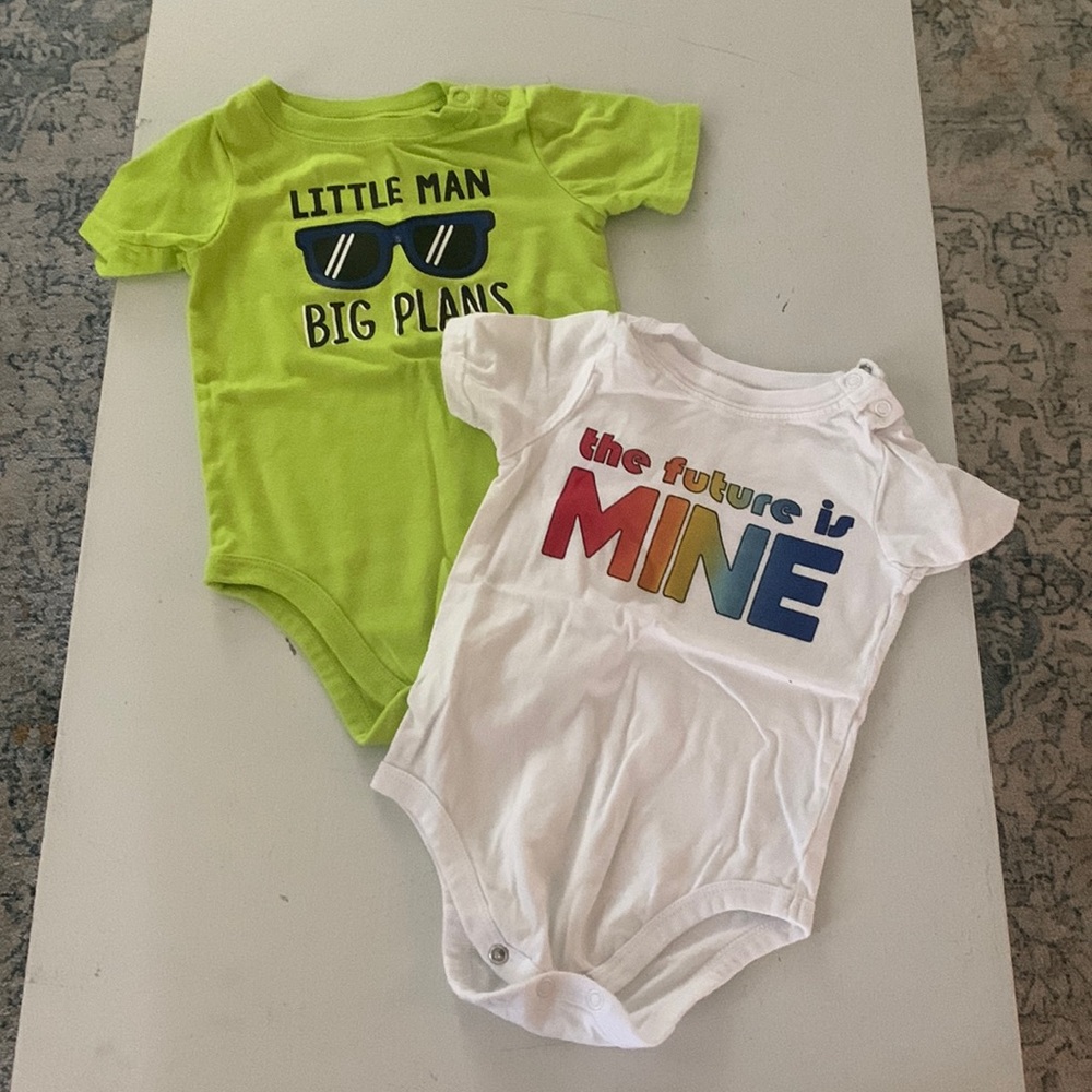 Set of two 18m onesies